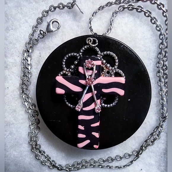 Pink Zebra Pattern Cross + Pink Crystal Ribbon - Picture 3 of 12